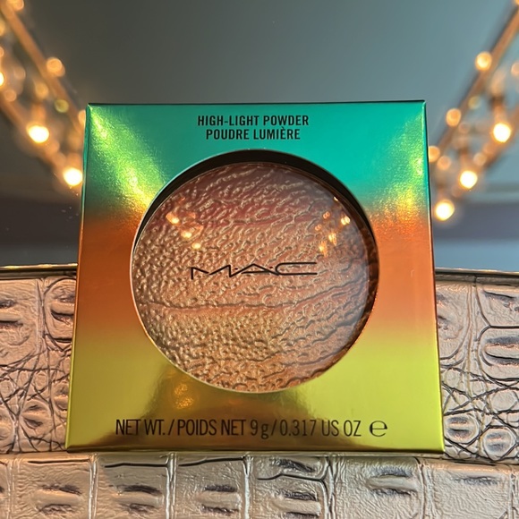 NIB! Mac Cosmetics Wash & Dry Collection Highlight Powder In Color Freshen Up. - Picture 4 of 8